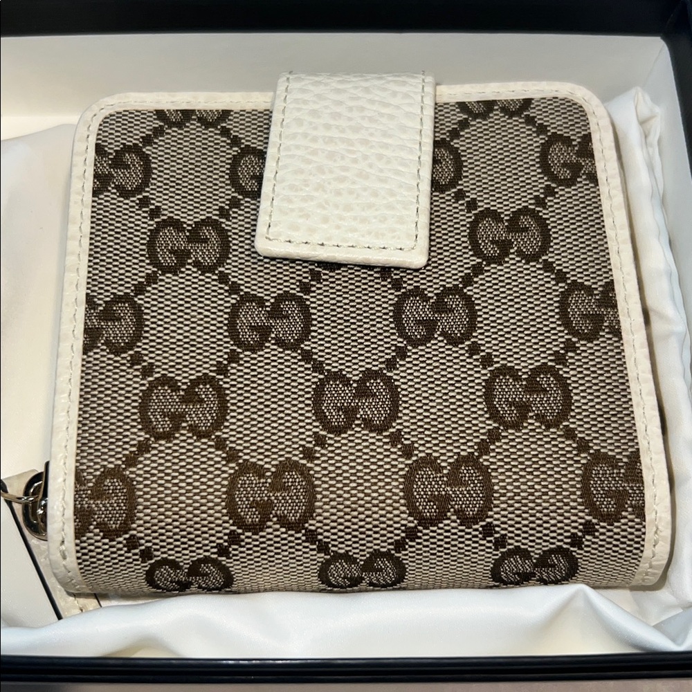 GUCCI GG Canvas Bi-fold wallet New